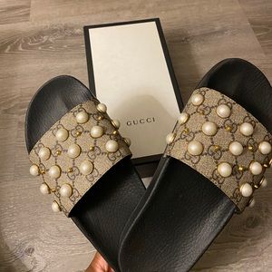 Gucci Pearl slides